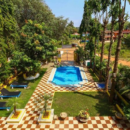 Treebo Trend Skylight Royal Stay Candolim Exterior photo
